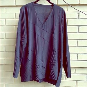 Babette dark Navy Microfiber Crinkle blouse.  Med.